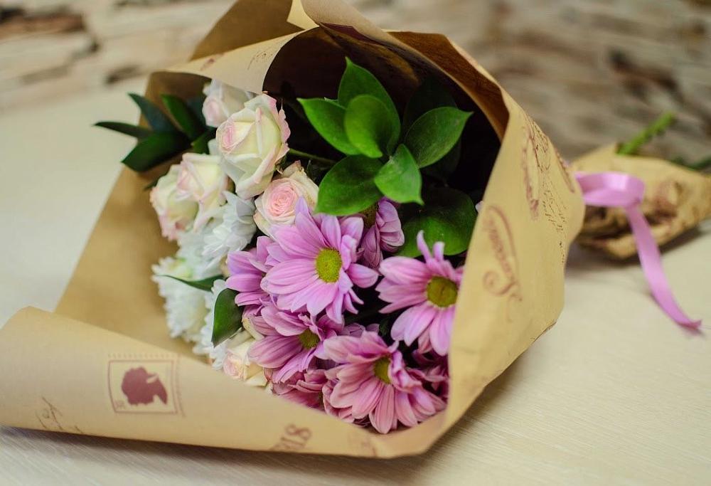 Букет цветов из: Розы и Хризантемы в Пирочи