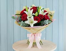 Букет цветов из:  Лилии и Розы #REPLACE_PRED# Пирочи