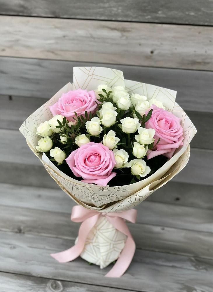 Букет цветов из: Розы в Пирочи