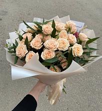 Букет Кремовые розы Латте в Пирочи