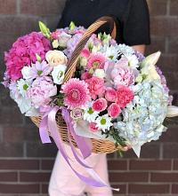 Цветочная композиция из Розы, Хризантемы, Пионы и Лизиантусы в корзине #REPLACE_PRED# Пирочи