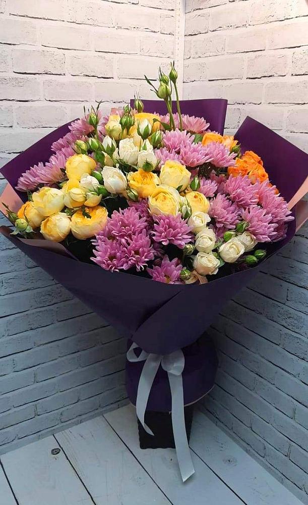 Букет цветов из: Хризантемы и Розы в Пирочи
