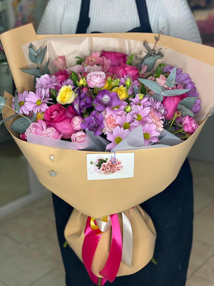 Букет цветов из: Хризантемы, Гвоздики и Альстромерии в Пирочи