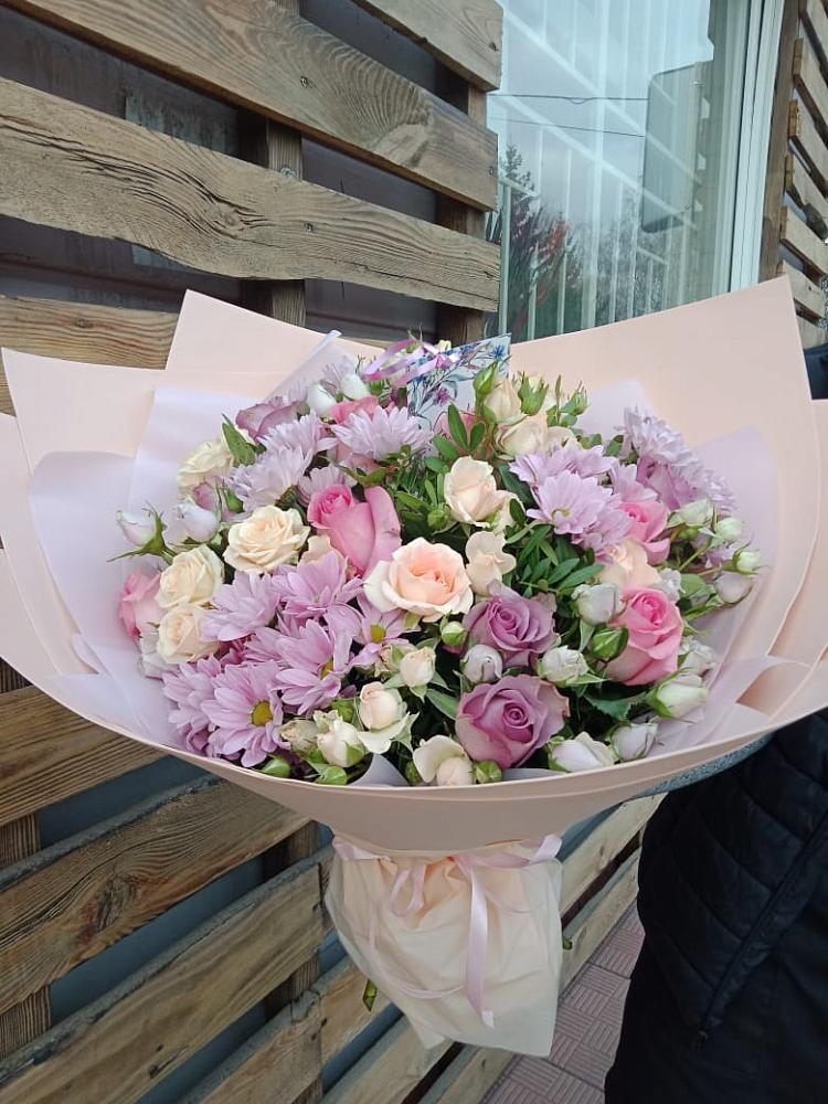 Букет цветов из: Розы и Хризантемы в Пирочи