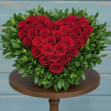 Цветочная композиция из Розы в виде сердца в Пирочи