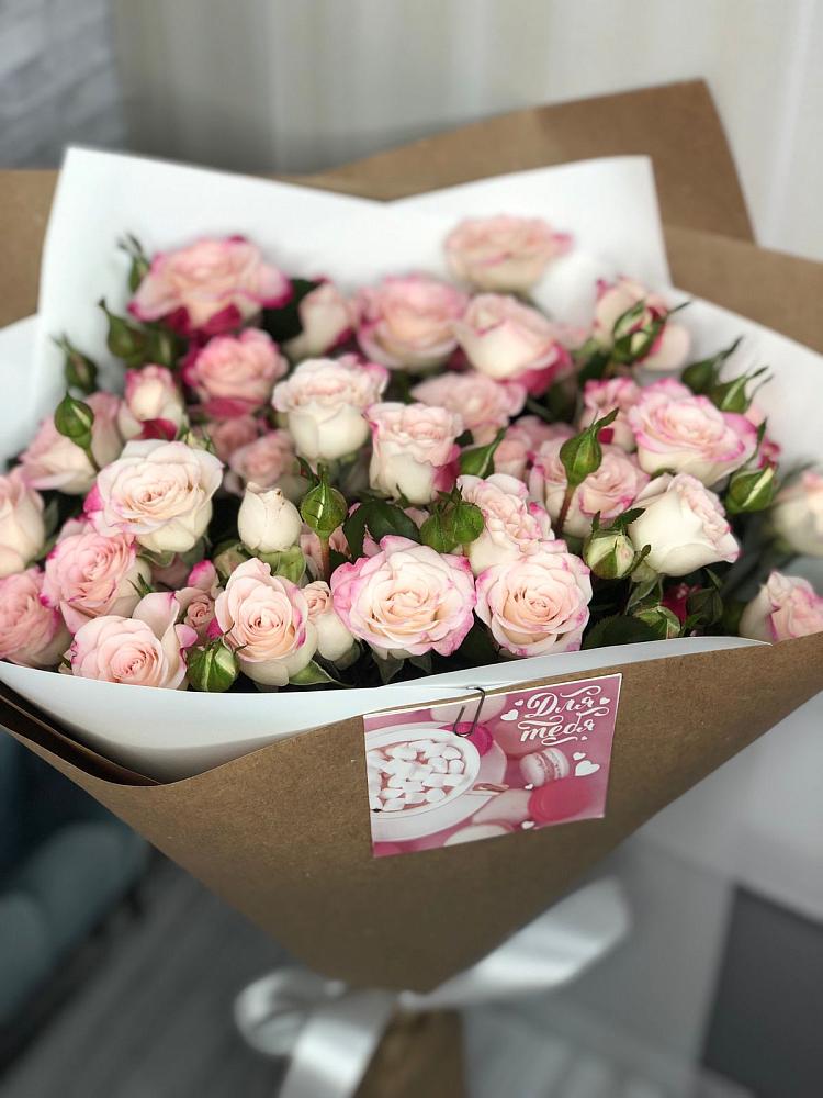 Букет цветов из: Розы в Пирочи