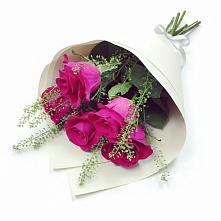 Букет цветов из:  Розы в Пирочи