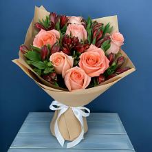 Букет цветов из:  Розы и Альстромерии в Пирочи