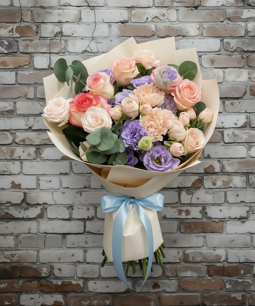 Букет цветов из: Розы, Лизиантусы и Гвоздики в Пирочи