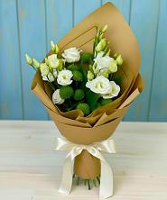 Букет цветов из:  Хризантемы и Лизиантусы в Пирочи