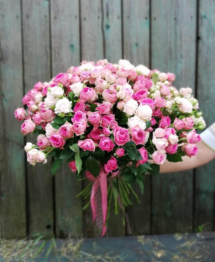 Букет Розовые кустовые розы Натали и Лав Лидия в Пирочи