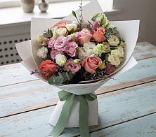 Букет цветов из:  Розы, Лизиантусы и Гвоздики в Пирочи