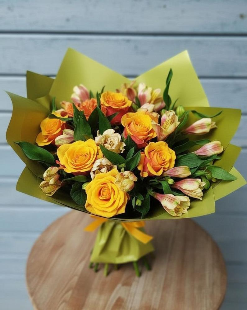 Букет цветов из: Альстромерии и Розы в Пирочи