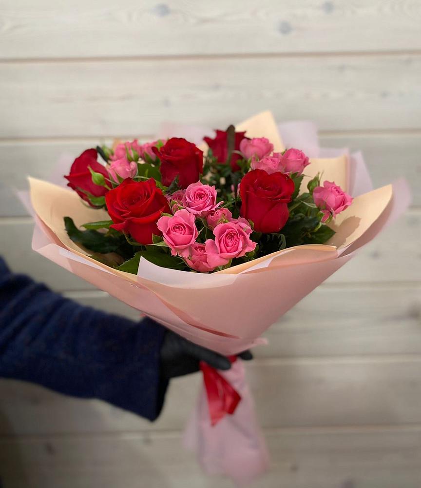 Букет цветов из: Розы в Пирочи