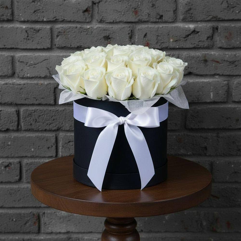 Цветочная композиция из Розы в шляпной коробке в Пирочи