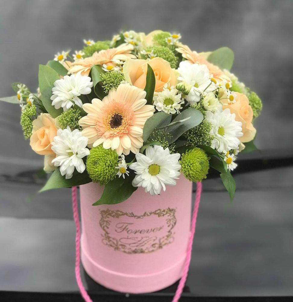 Цветочная композиция из Розы, Герберы и Хризантемы в шляпной коробке в Пирочи