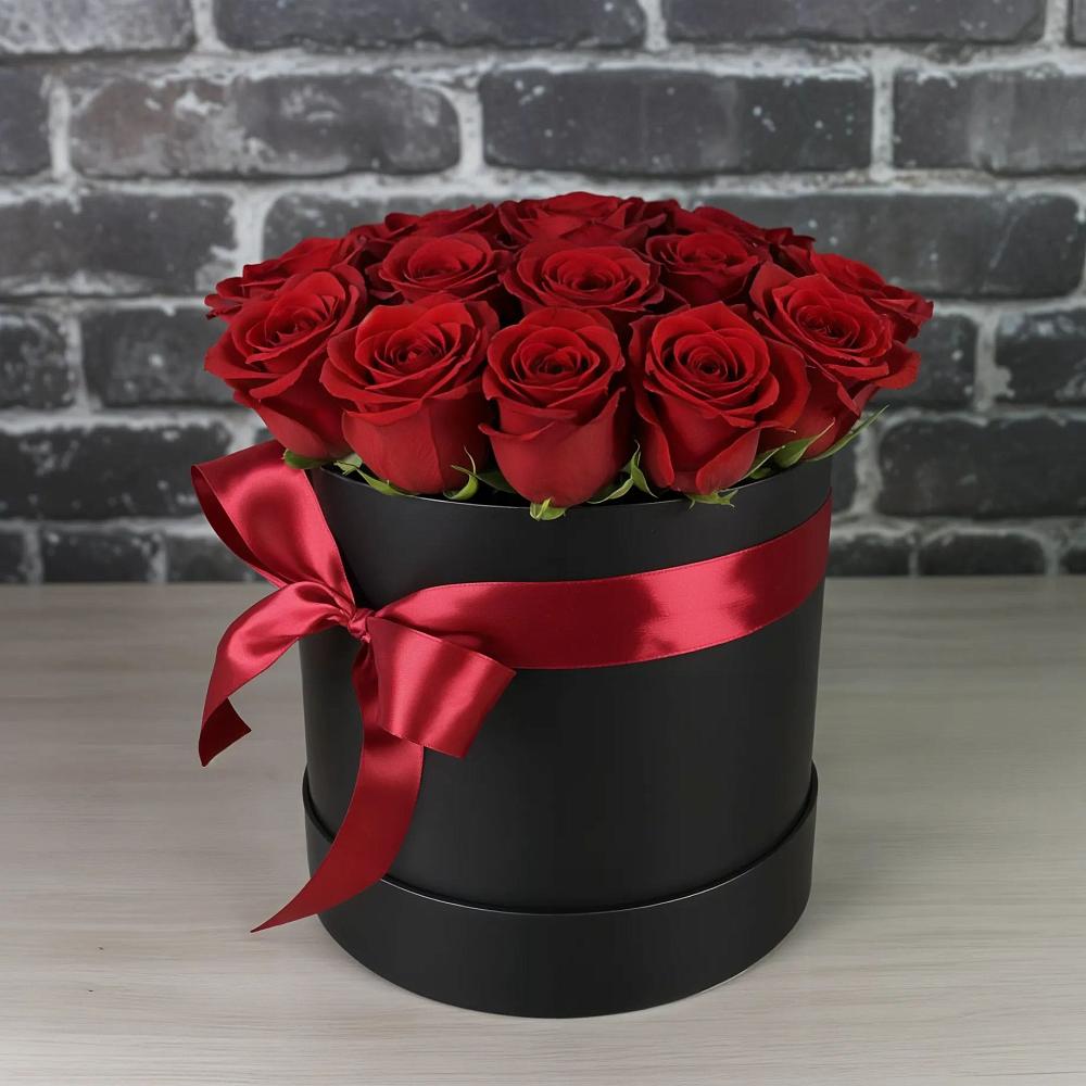 Цветочная композиция из Розы в шляпной коробке в Пирочи