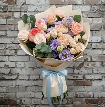 Букет цветов из:  Розы, Лизиантусы и Гвоздики в Пирочи