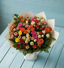Букет Микс из разноцветных кустовых роз в Пирочи