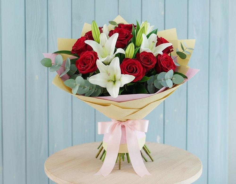 Букет цветов из: Лилии и Розы в Пирочи